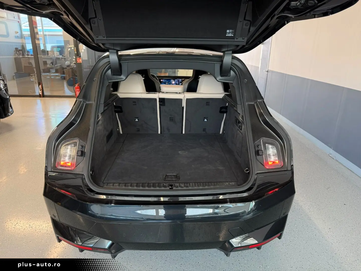 BMW iX 40 xDrive Sport HK SKY LOUNGE