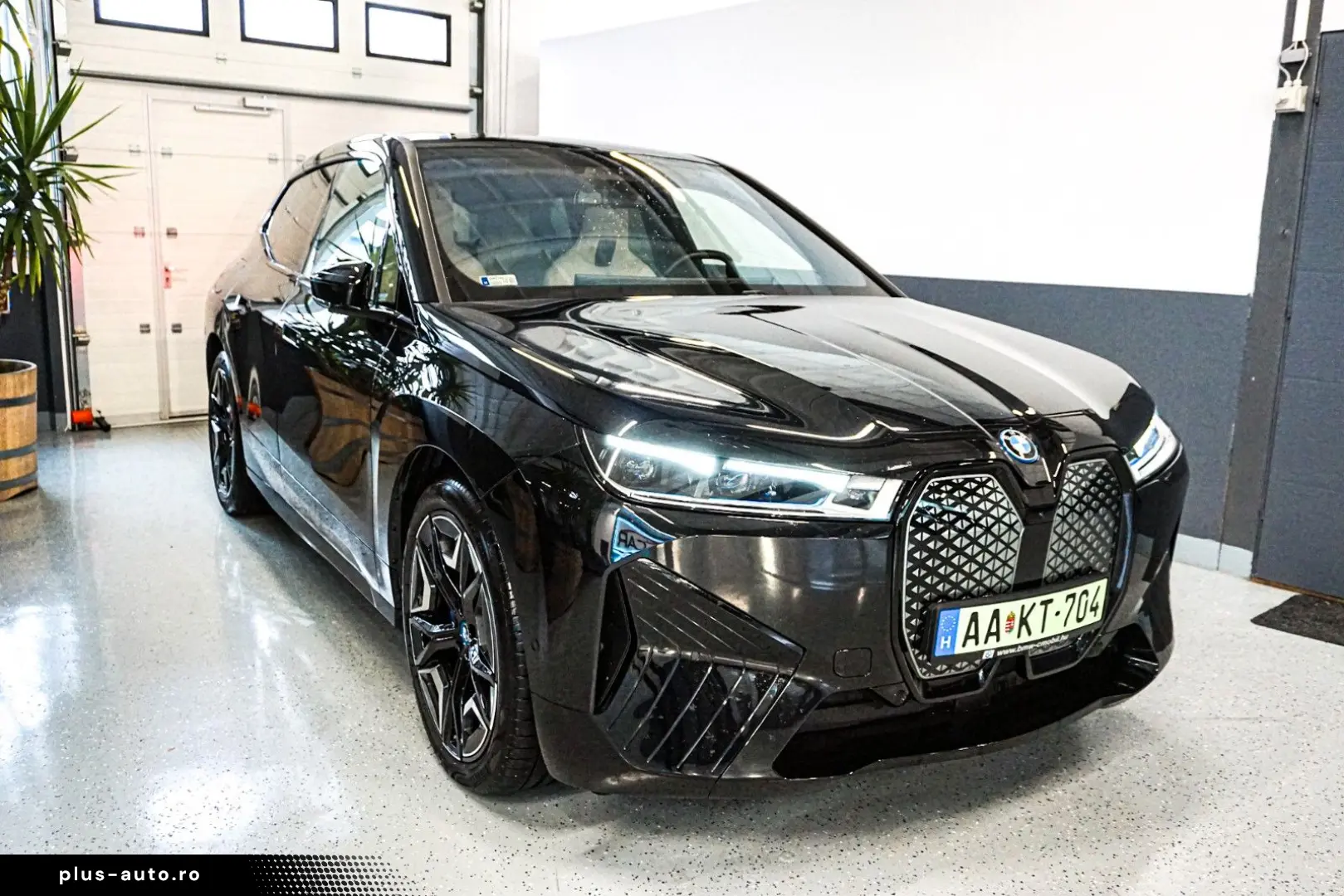 BMW iX Baureihe iX 40 xDrive Sport HK SKY LOUNGE