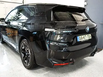 BMW iX Baureihe iX 40 xDrive Sport HK SKY LOUNGE