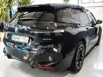 BMW iX Baureihe iX 40 xDrive Sport HK SKY LOUNGE