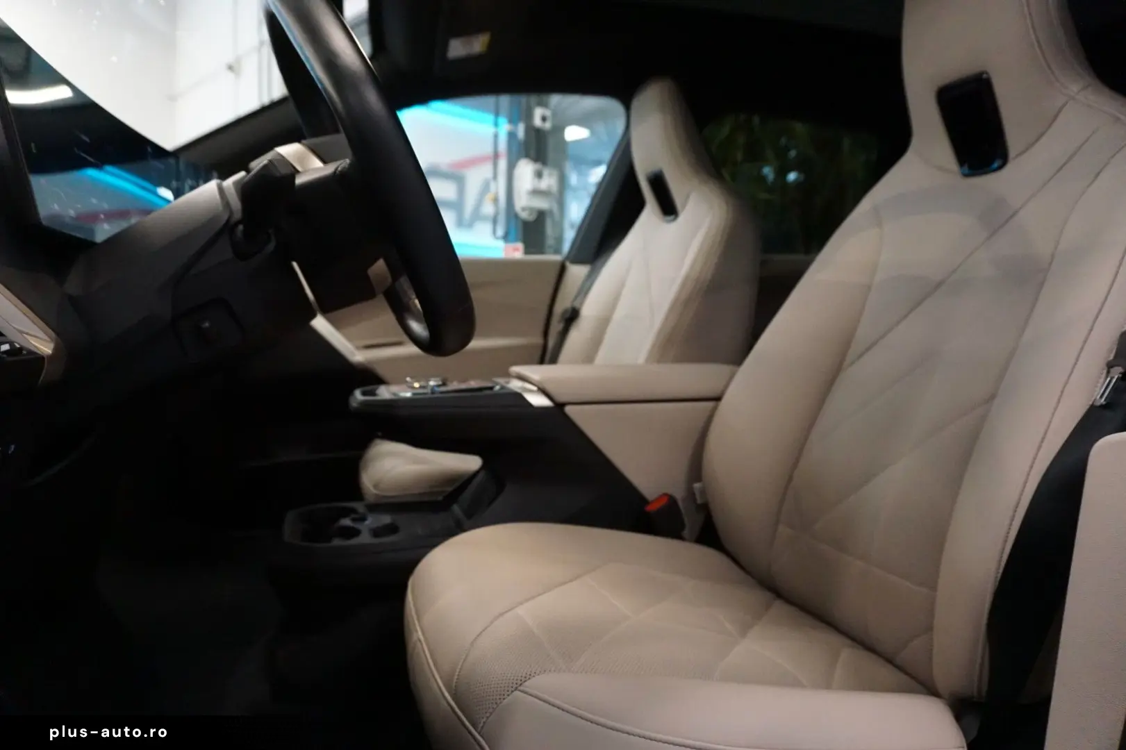 BMW iX Baureihe iX 40 xDrive Sport HK SKY LOUNGE