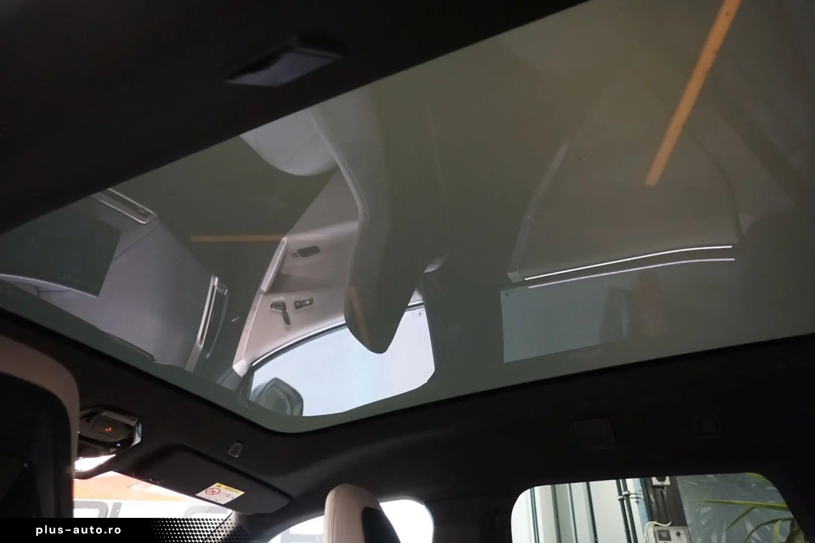 BMW iX Baureihe iX 40 xDrive Sport HK SKY LOUNGE