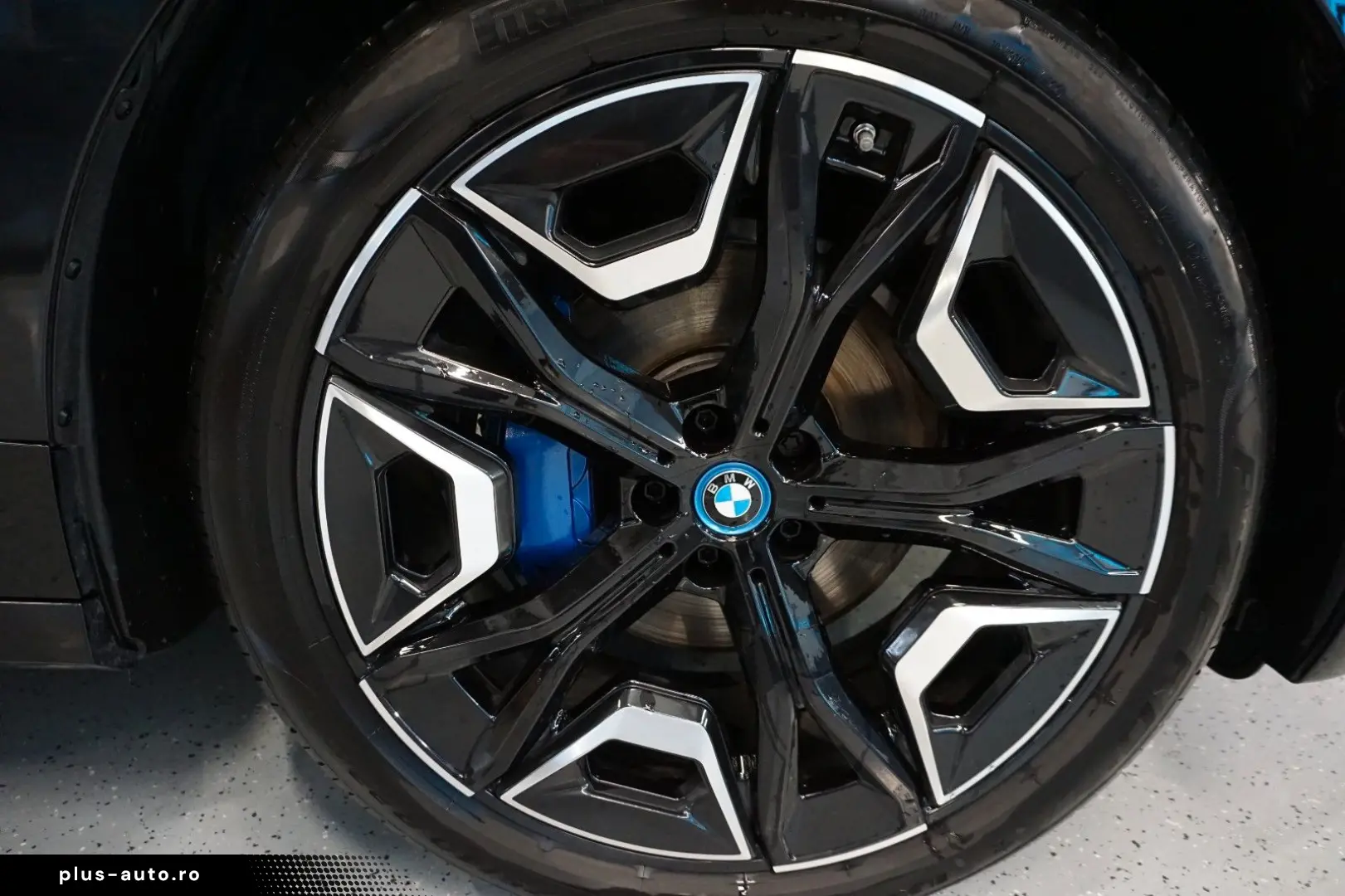 BMW iX Baureihe iX 40 xDrive Sport HK SKY LOUNGE