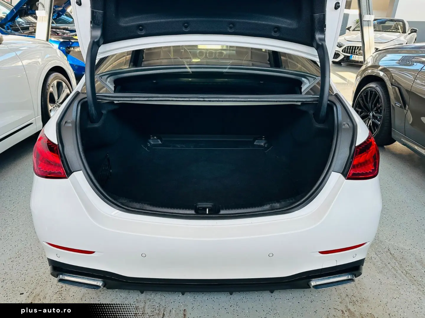 MERCEDES-BENZ C 220d 4M AMG LINE PANO ALLOY STZH MEM