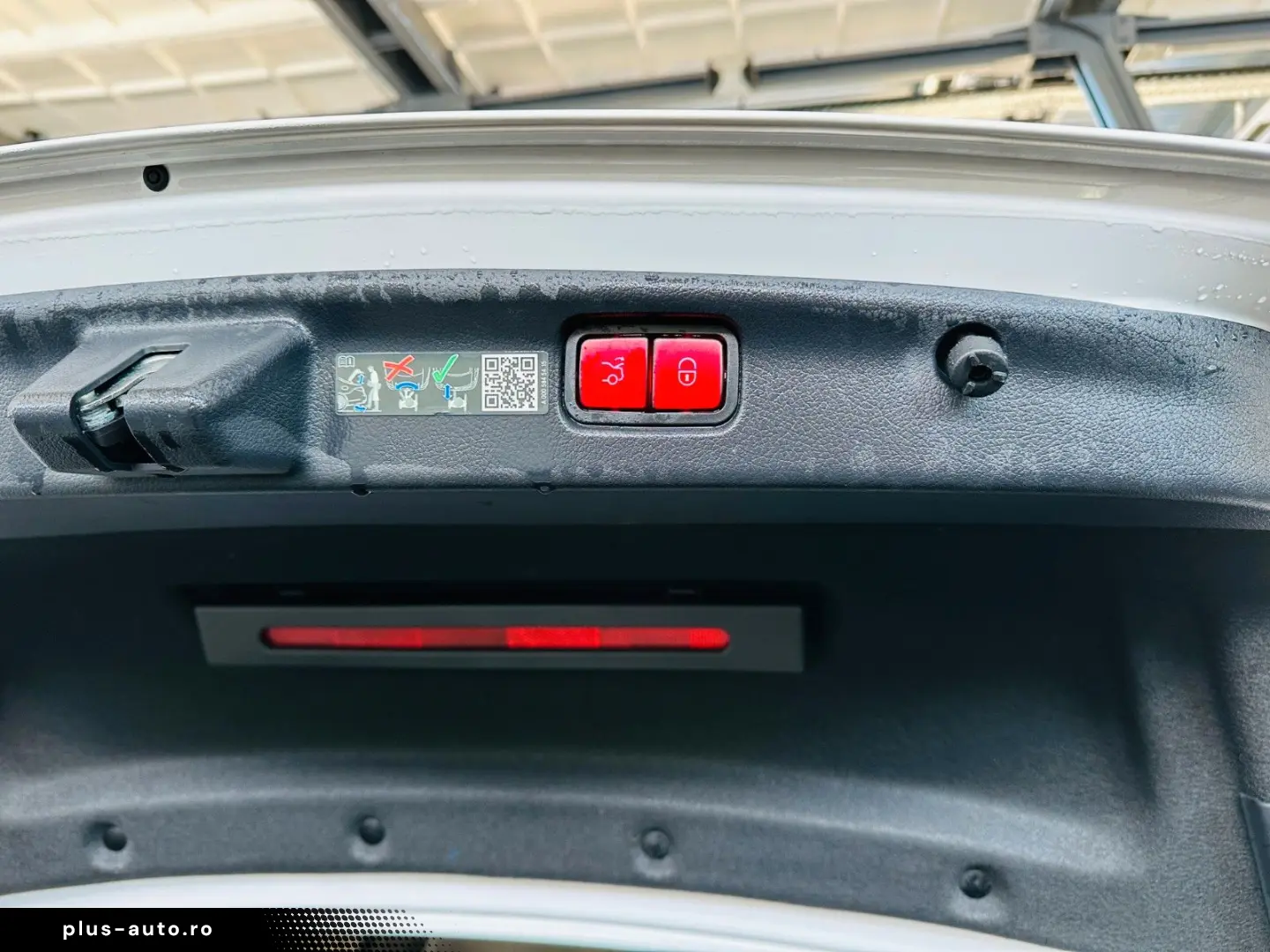 MERCEDES-BENZ C 220d 4M AMG LINE PANO ALLOY STZH MEM