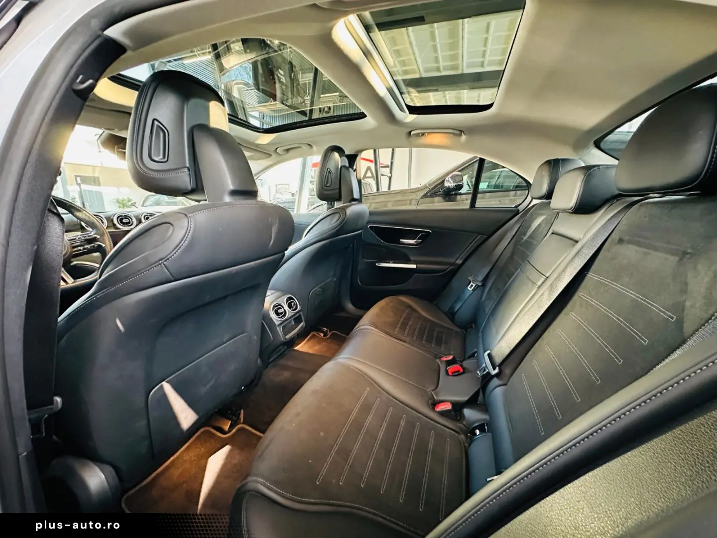 MERCEDES-BENZ C 220d 4M AMG LINE PANO ALLOY STZH MEM