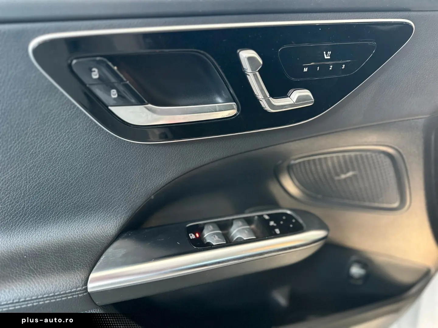 MERCEDES-BENZ C 220d 4M AMG LINE PANO ALLOY STZH MEM