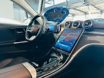 MERCEDES-BENZ C 220d 4M AMG LINE PANO ALLOY STZH MEM