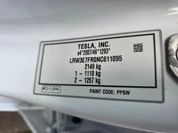 TESLA Model 3 RWD Ryzen! Baterie 95%! 60 5 kWh