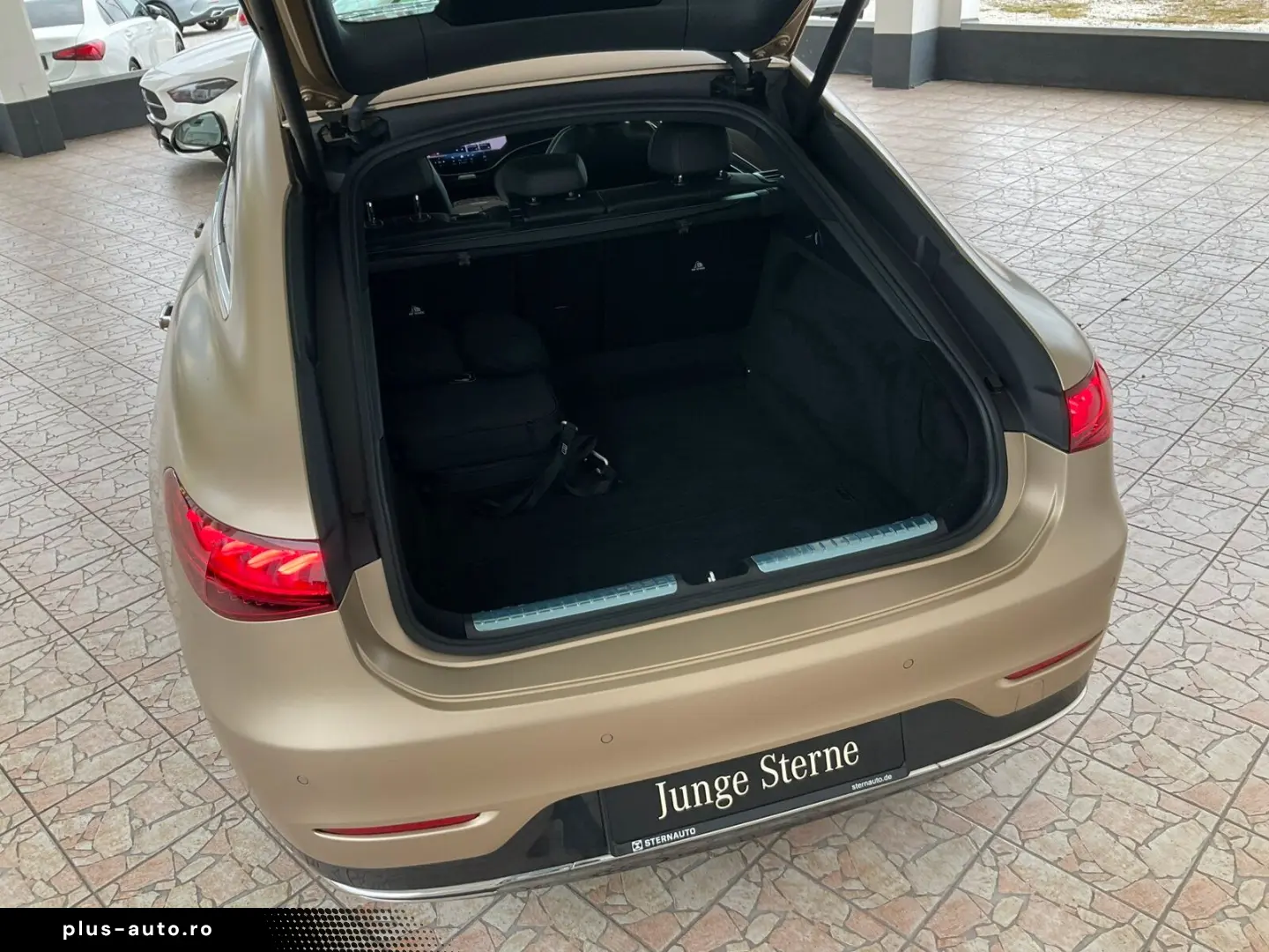 MERCEDES-BENZ EQS 500 4M Electric Art Pano-Dach Dist&hellip;