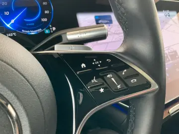 MERCEDES-BENZ EQS 500 4M Electric Art Pano-Dach Dist&hellip;