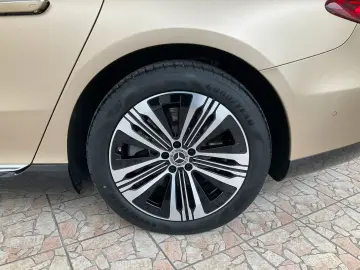 MERCEDES-BENZ EQS 500 4M Electric Art Pano-Dach Dist&hellip;