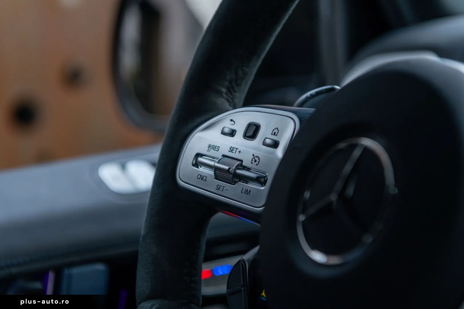 MERCEDES-BENZ G 63 4x4² AMG  FIRST 40 CARBON AKRAPOVIC