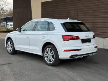 AUDI Q5 50 TFSI e quattro S-Line AHK NAV SZH RFK 2Hd.