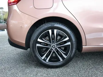 MERCEDES-BENZ B 250 e Progressive Advanced  LED Pano&hellip;