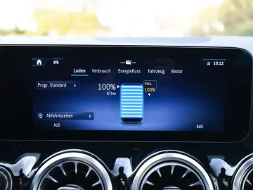 MERCEDES-BENZ B 250 e Progressive Advanced  LED Pano&hellip;