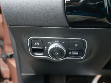 MERCEDES-BENZ B 250 e Progressive Advanced  LED Pano&hellip;