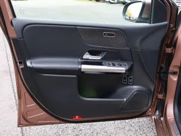 MERCEDES-BENZ B 250 e Progressive Advanced  LED Pano&hellip;