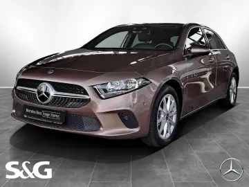MERCEDES-BENZ A 250 e PANO DISTRONIC MEMORY CARPLAY MBUX 17