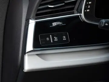 Audi Q8 50 TDI SLINE. MATRIX. LUFT. PANO