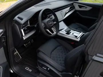 Audi Q8 50 TDI SLINE. MATRIX. LUFT. PANO