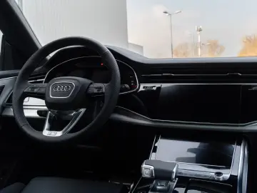 Audi Q8 50 TDI SLINE. MATRIX. LUFT. PANO
