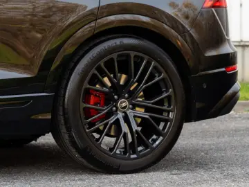 Audi Q8 50 TDI SLINE. MATRIX. LUFT. PANO