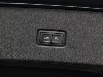 Audi Q8 50 TDI SLINE. MATRIX. LUFT. PANO