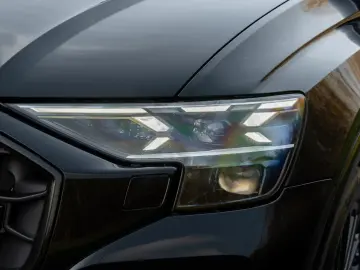 Audi Q8 50 TDI SLINE. MATRIX. LUFT. PANO