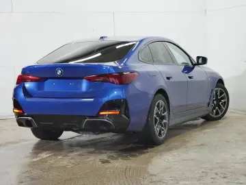 BMW i4 xDrive40 M Sport Facelfit HUD ACC 360  AHK