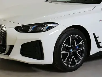 BMW i4 xDrive40 Gran Coupé M Sportpaket AHK LED ACC