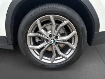 BMW X3 xDriv 30i xLine LC  HUD HIFI DAB