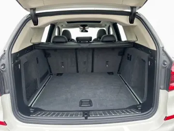 BMW X3 xDriv 30i xLine LC  HUD HIFI DAB