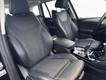 BMW X3 xDrive30i Innov HuD Pano HiFi KomfortZ. HDC