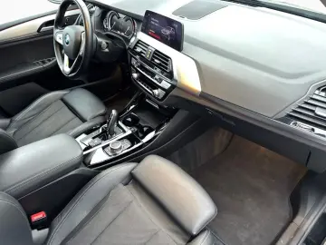 BMW X3 xDrive30i Innov HuD Pano HiFi KomfortZ. HDC