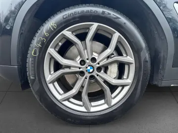 BMW X3 xDrive30i Innov HuD Pano HiFi KomfortZ. HDC