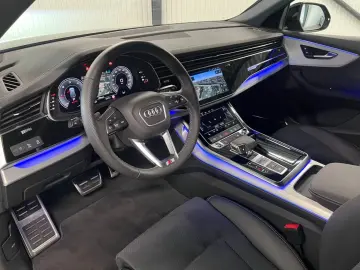 Audi Q8 50 TDI quattro S-Line AHK