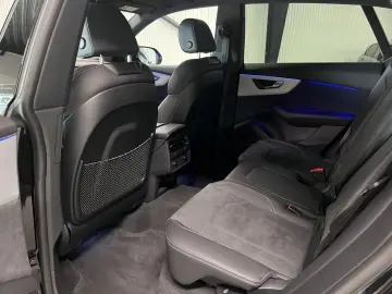 Audi Q8 50 TDI quattro S-Line AHK
