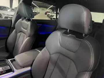 Audi Q8 50 TDI quattro S-Line AHK