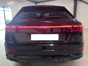 Audi Q8 50 TDI quattro S-Line AHK