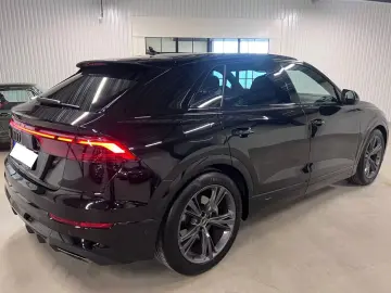 Audi Q8 50 TDI quattro S-Line AHK