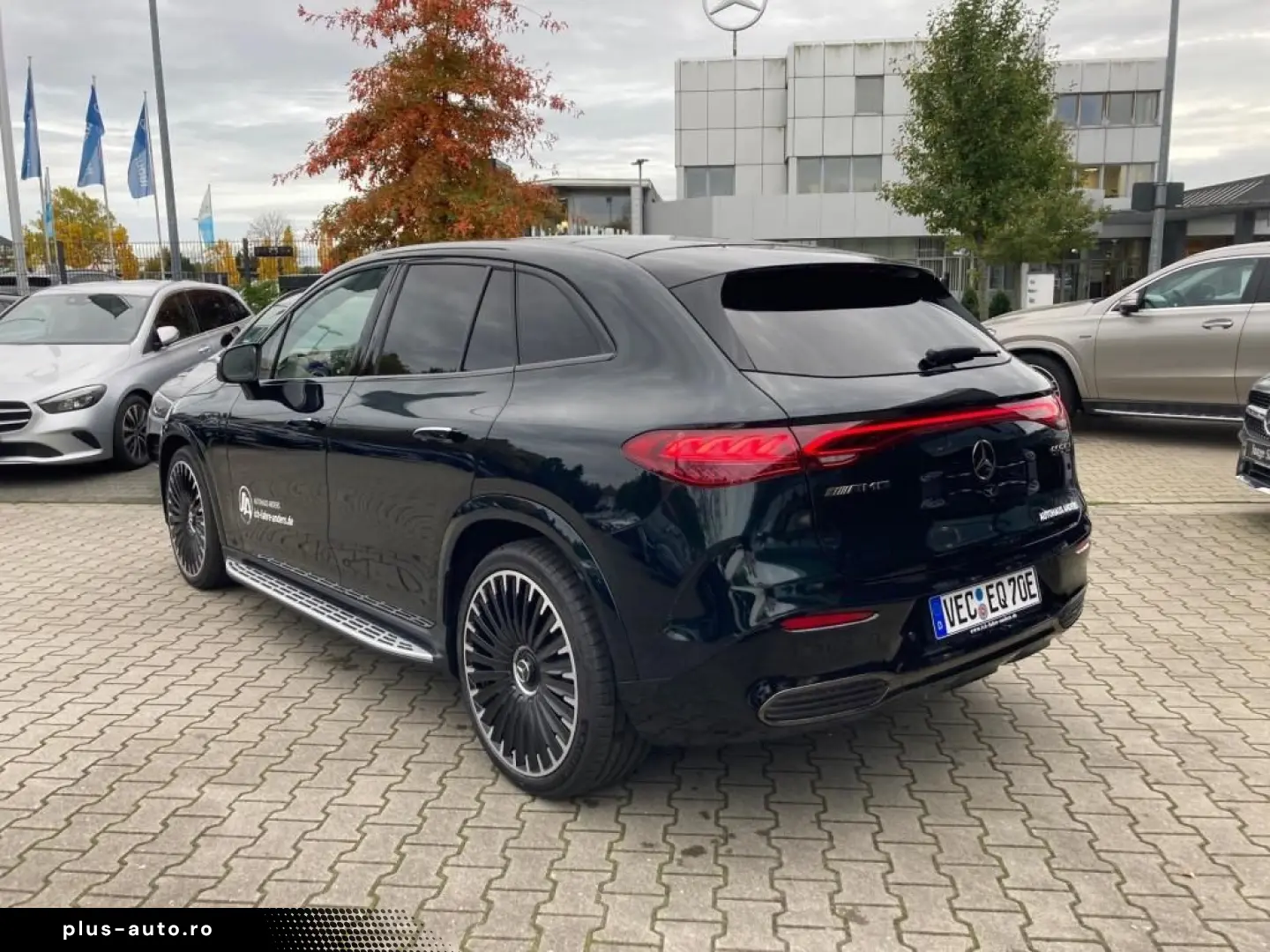 MERCEDES-BENZ EQE 43 AMG SUV 4M  SHZ Pano AHK HUD S-Sitz ACC