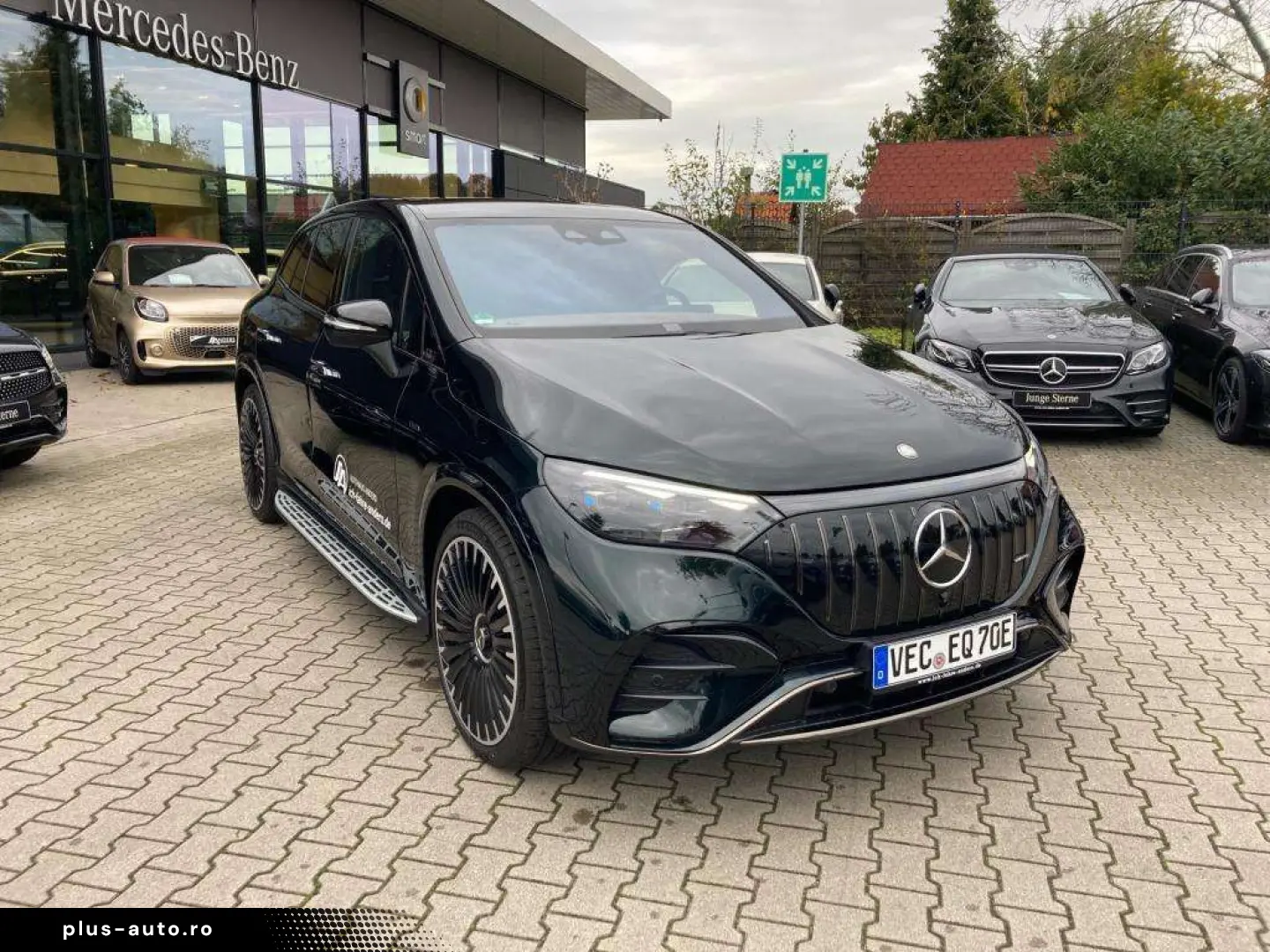 MERCEDES-BENZ EQE 43 AMG SUV 4M  SHZ Pano AHK HUD S-Sitz ACC
