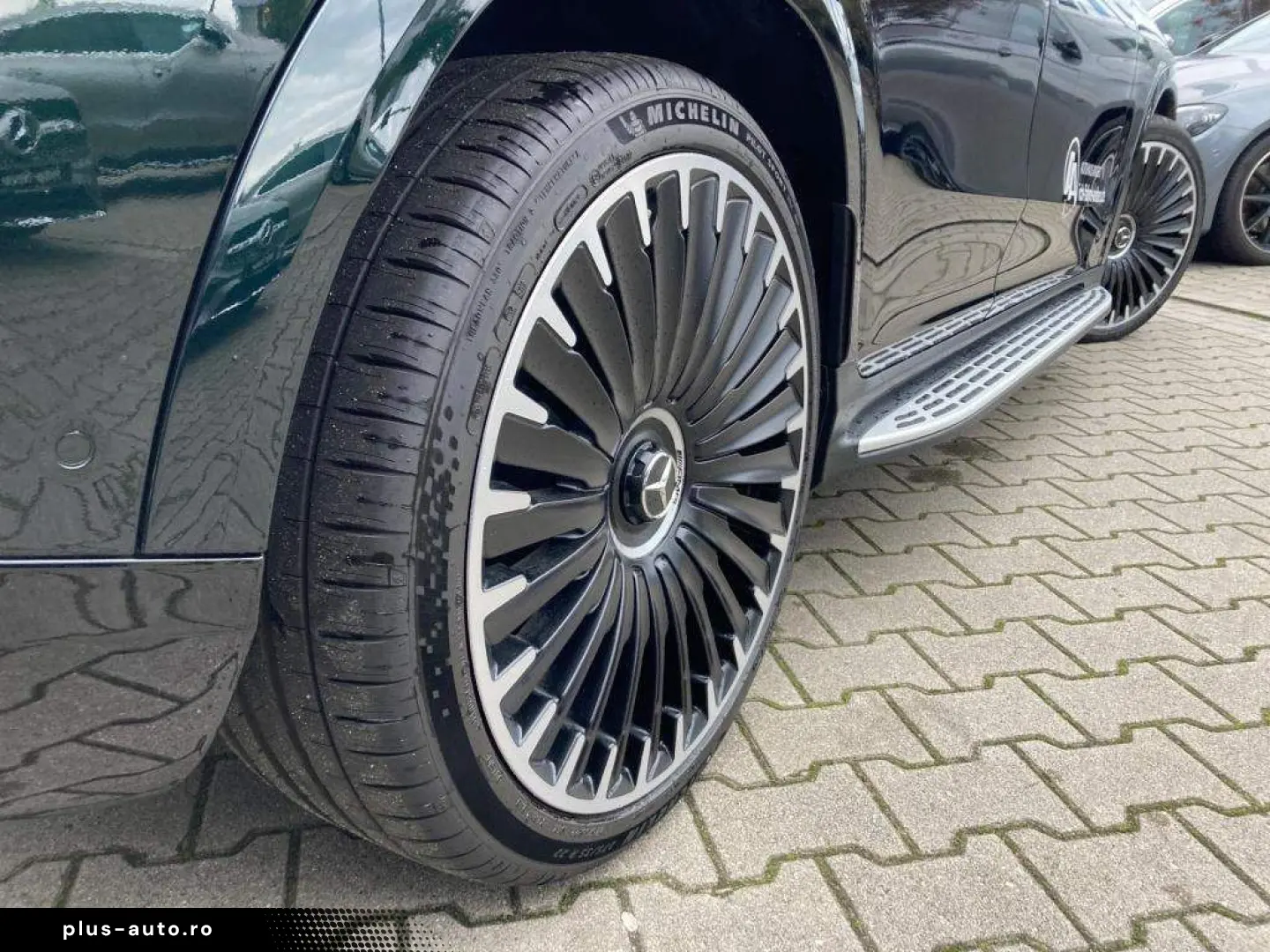 MERCEDES-BENZ EQE 43 AMG SUV 4M  SHZ Pano AHK HUD S-Sitz ACC