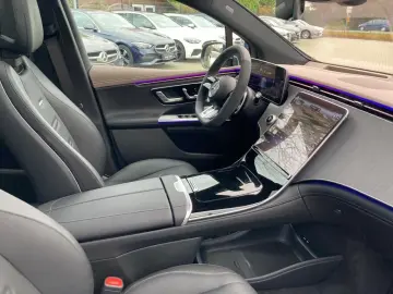 MERCEDES-BENZ EQE 43 AMG SUV 4M  SHZ Pano AHK HUD S-Sitz ACC