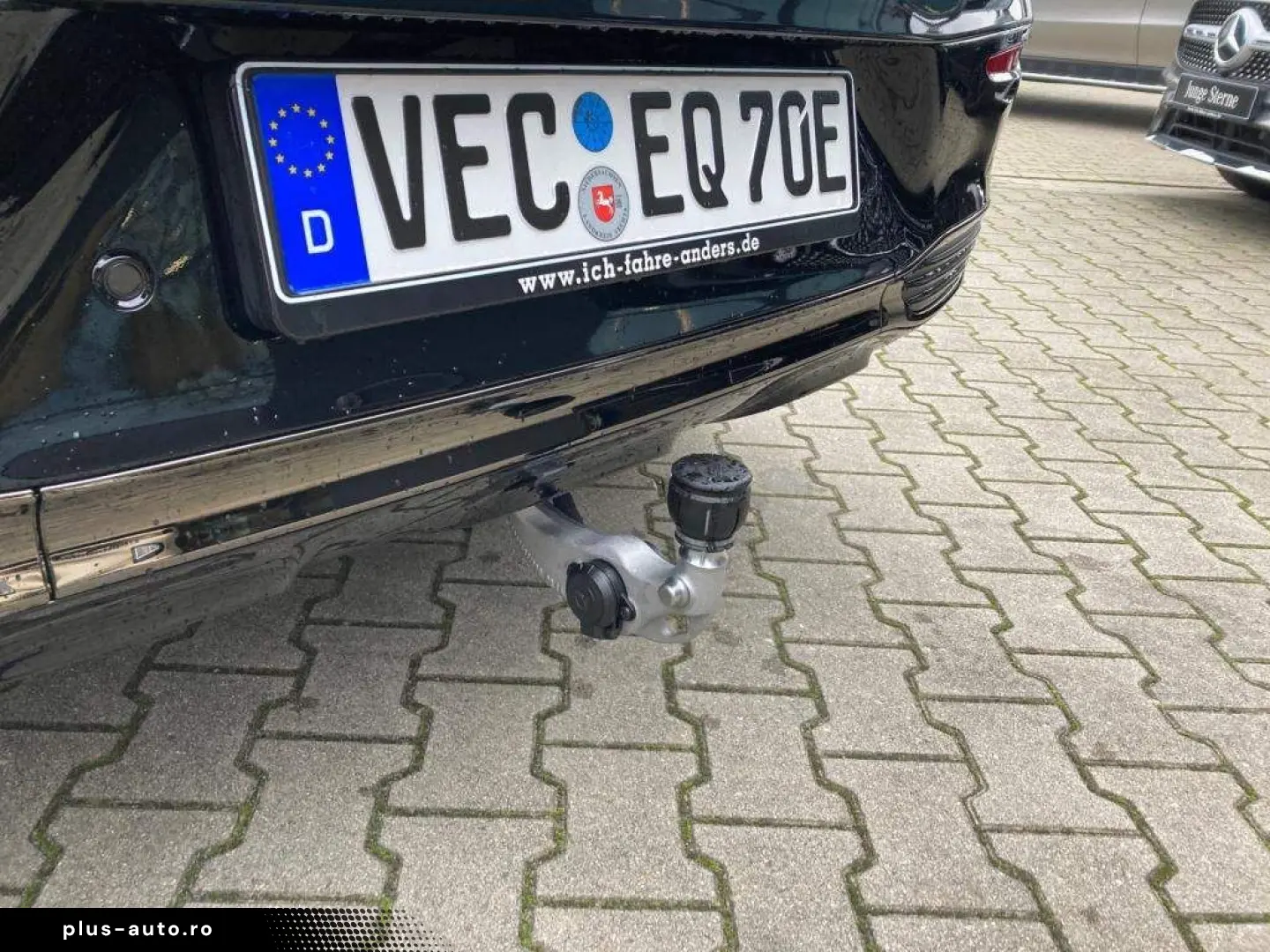 MERCEDES-BENZ EQE 43 AMG SUV 4M  SHZ Pano AHK HUD S-Sitz ACC