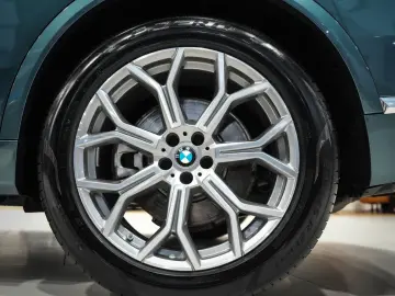 BMW X7 xDrive 40 d  INDIVIDUAL PANO H K HUD 7-SITZER