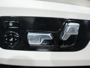 BMW X7 xDrive 40 d  INDIVIDUAL PANO H K HUD 7-SITZER