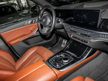 BMW X7 xDrive40d M Sport HUD PANO RFK NAVI LED DAB