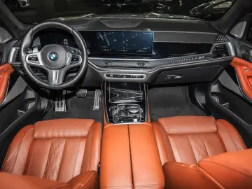 BMW X7 xDrive40d M Sport HUD PANO RFK NAVI LED DAB